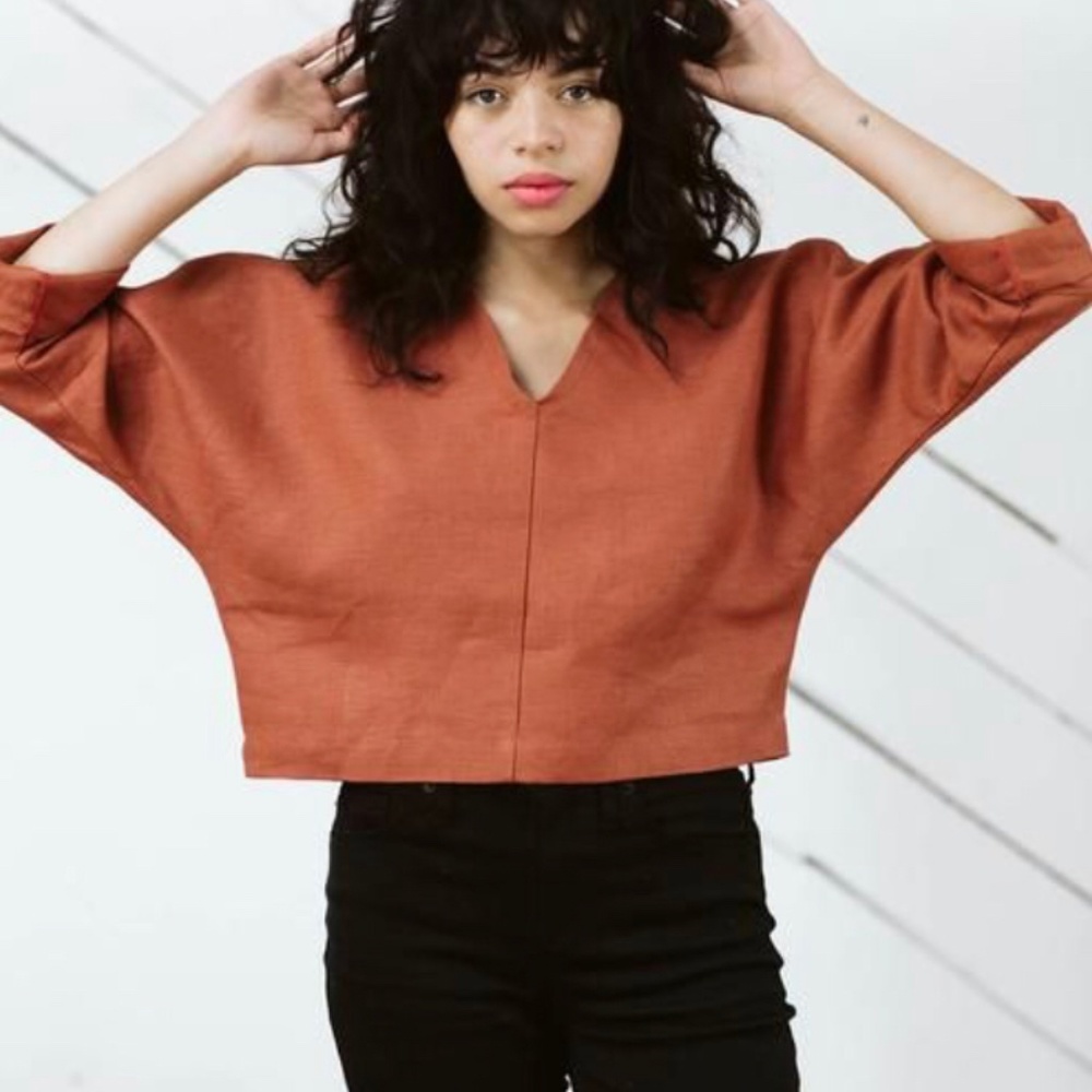 Only Child Tierra top in rust linen